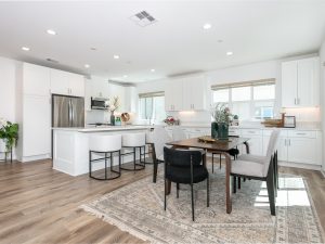 Dining Area & Kitchen