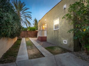 Detached Garage Driveway