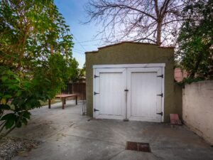 Detached Garage