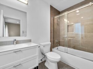 Second Suite-Ensuite Bathroom