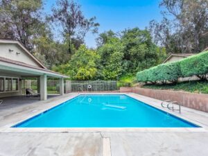 Community-Pool & Clubhouse