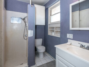 Full Bathroom