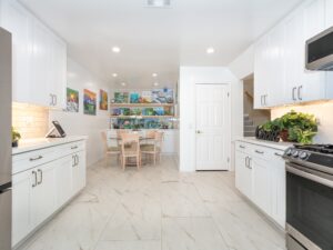 Kitchen & Breakfast Nook